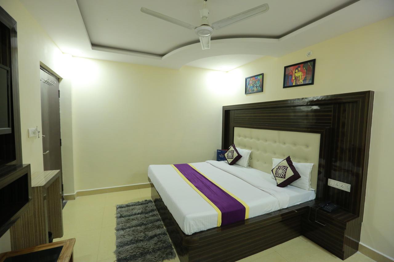 Oyo 8883 Hotel Comfort Zone Lucknow Luaran gambar